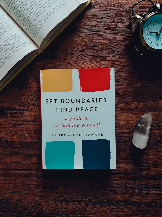 An infographic that lists out the steps to setting boundaries: reflect on your needs, communicate clearly, practice self-compassion, and set consequences. 